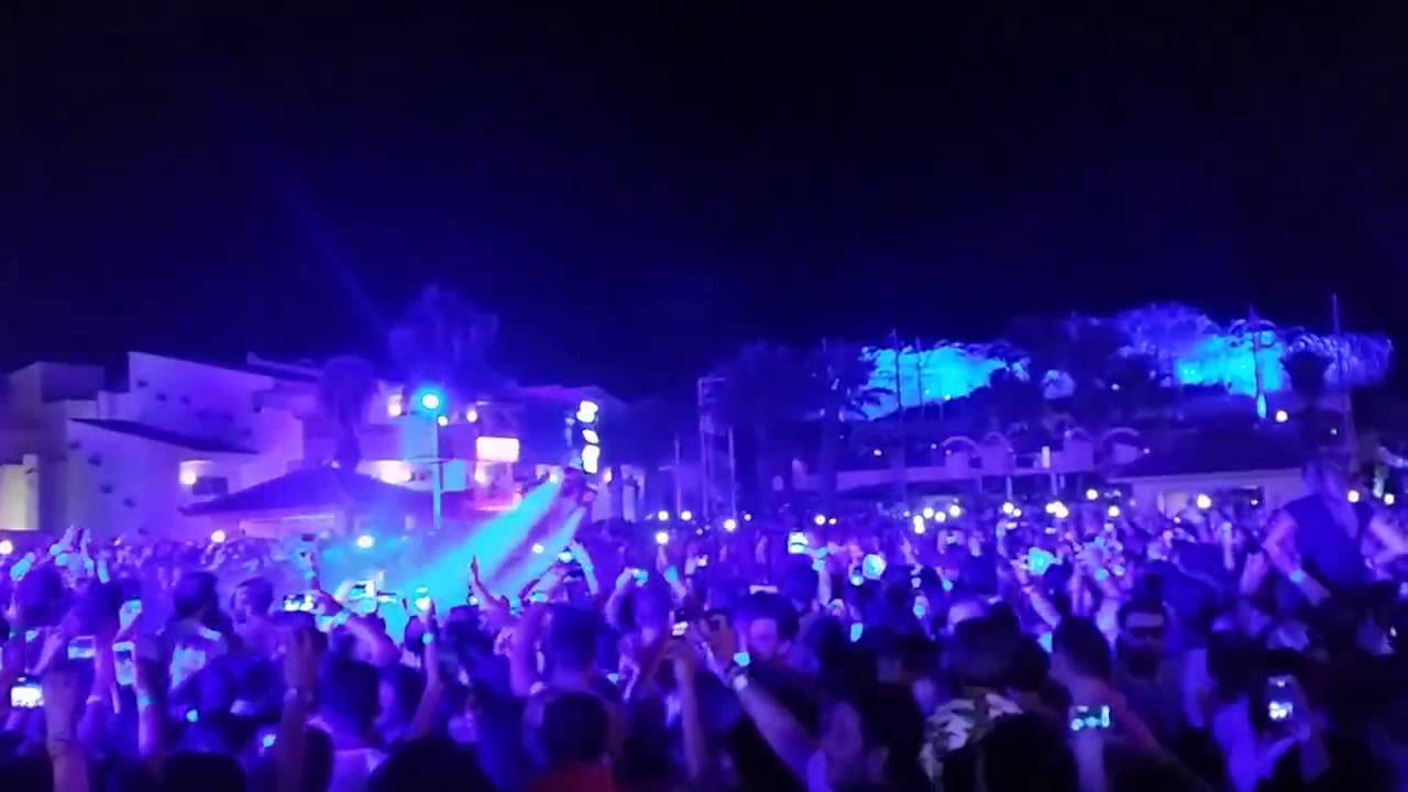 Avicii Flyboard Stéphane PRAYAS Show Ushuaia Ibiza 17 08 2014