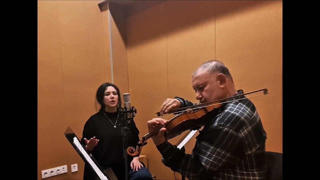 Leylâ gibi hıçkırsa ve Mecnûn gibi yansa - Turay Dinleyen & Şennur Dinleyen