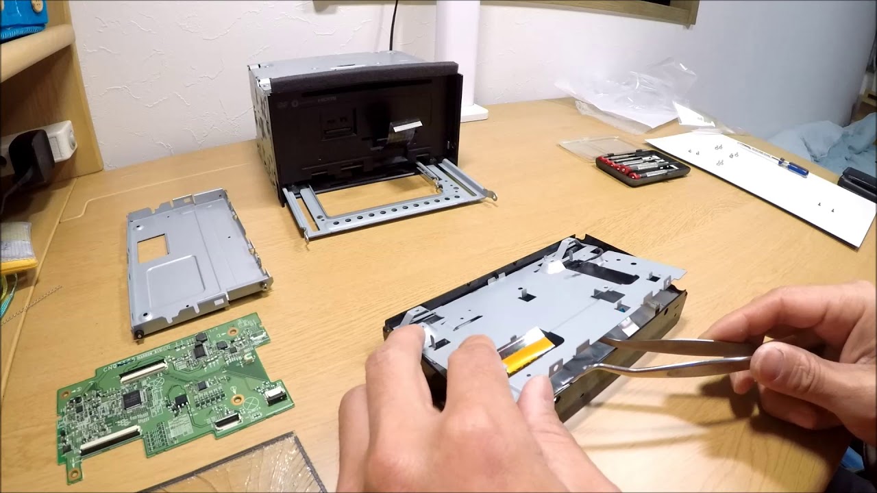 カーナビ　液晶パネル交換