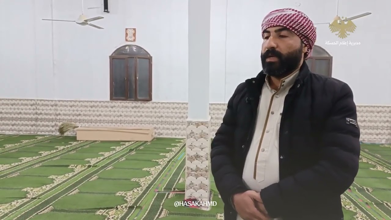 أدى جمع من المصلين صلاة التراويح في مسجد عثمان بن عفان بناحية تل براك بريف محافظة الحسكة