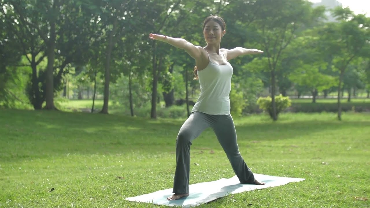 Outdoor Yoga What You Need To Know, Yoga International #lifestyle #Yoga #yogatime