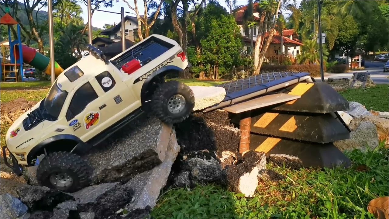 Gen8 AXE Ford F-150 Raptor | New Obstacle Run