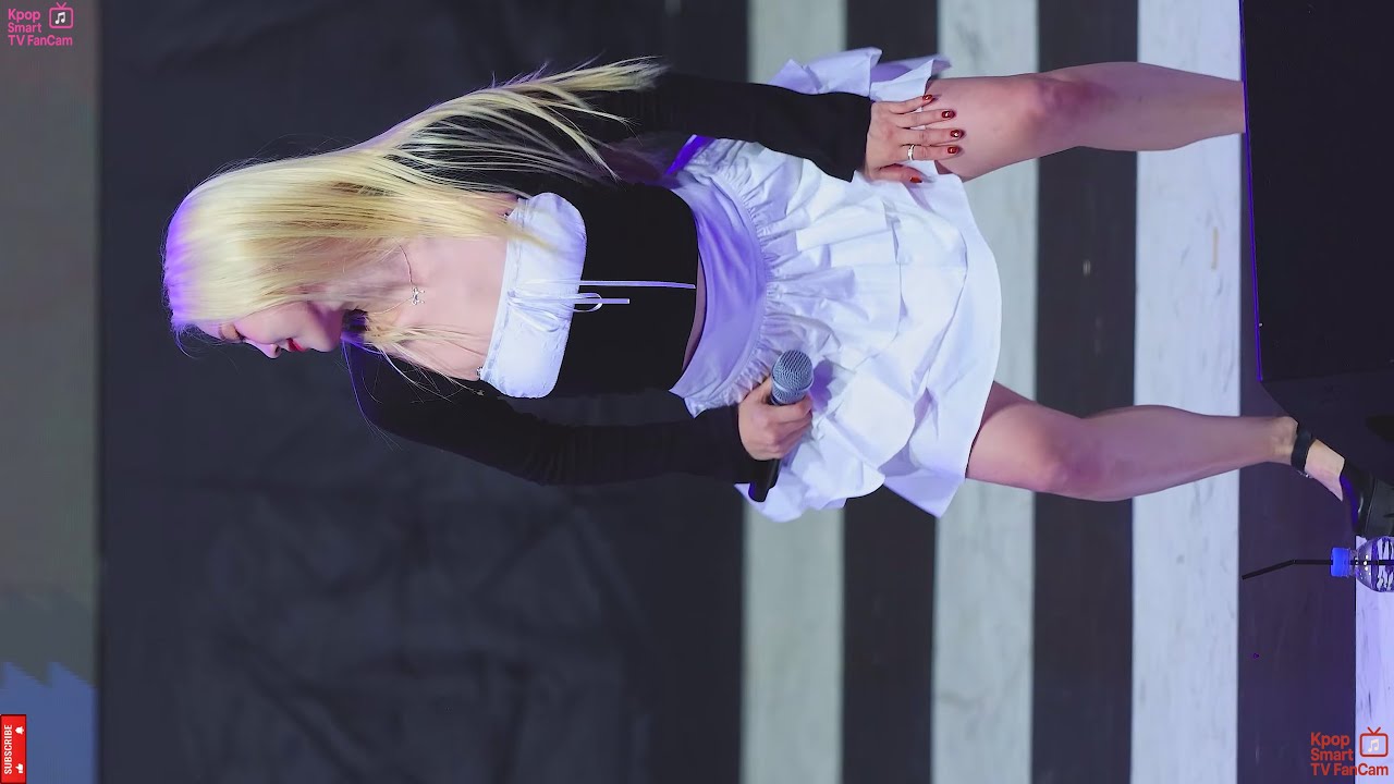 🐬Oh My Girl HyoJung FanCam 'Dolphin' 🐬 4K 120FPS 