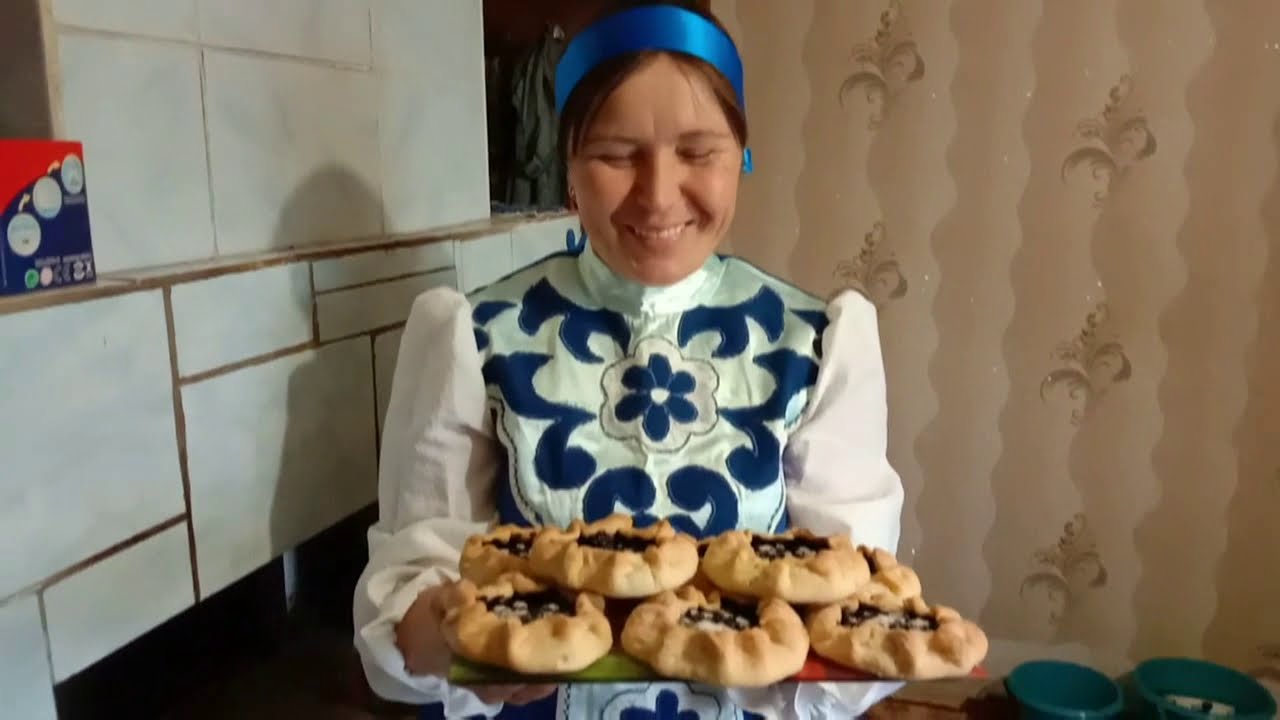 Традиции Севера. Архангельская область. Утро в деревне Хачела... пекутся 