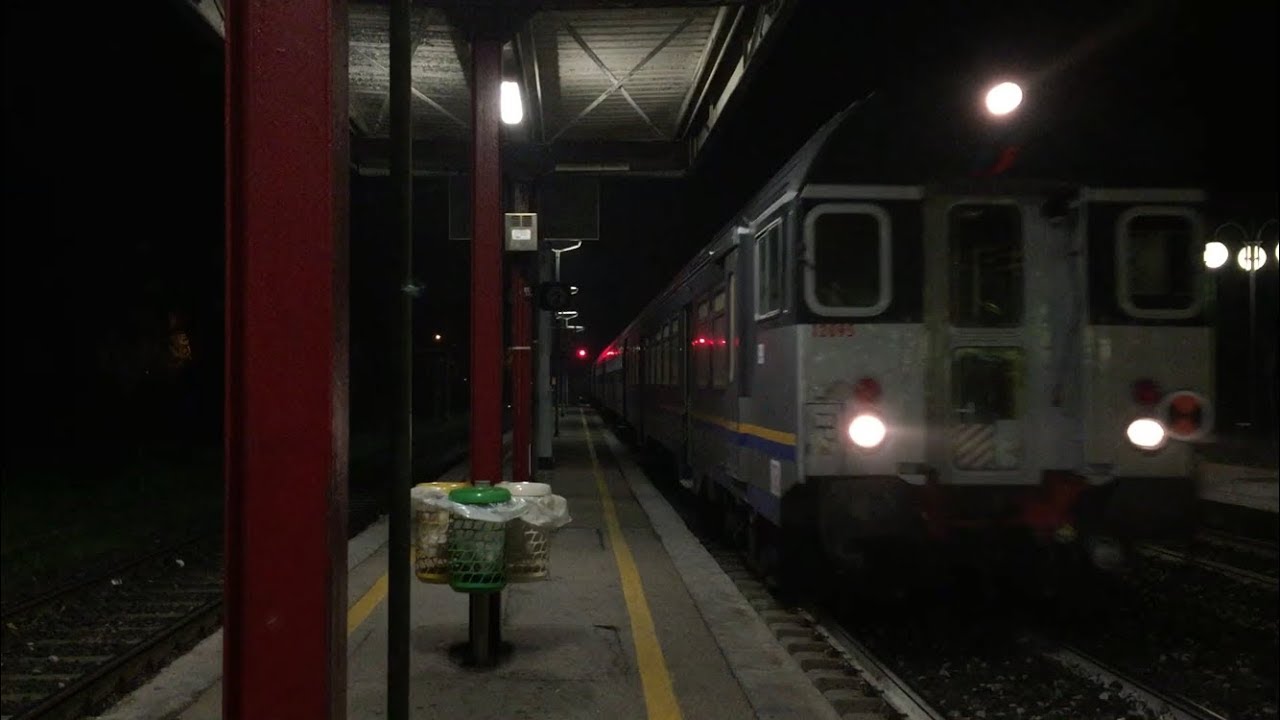 Pilota passante in nuova livrea DPR sul REG 11611,in arrivo e in partenza dalla stazione di Cervia!