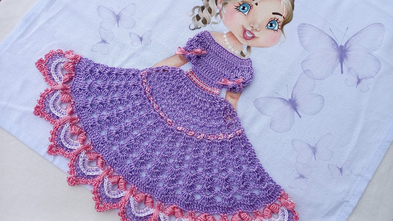 VESTIDO DE CROCHÊ PARA BONECA PINTADA NO PANO DE PRATO 🎀