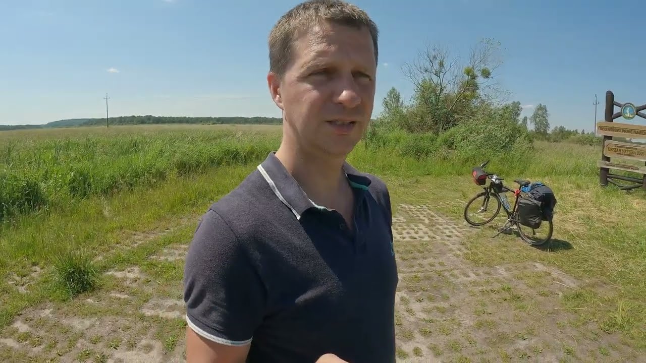 Rowerem przez bagna do miejscowości Kluki, w której znajduje się skansen.EuroVelo,r10 (odc.3)