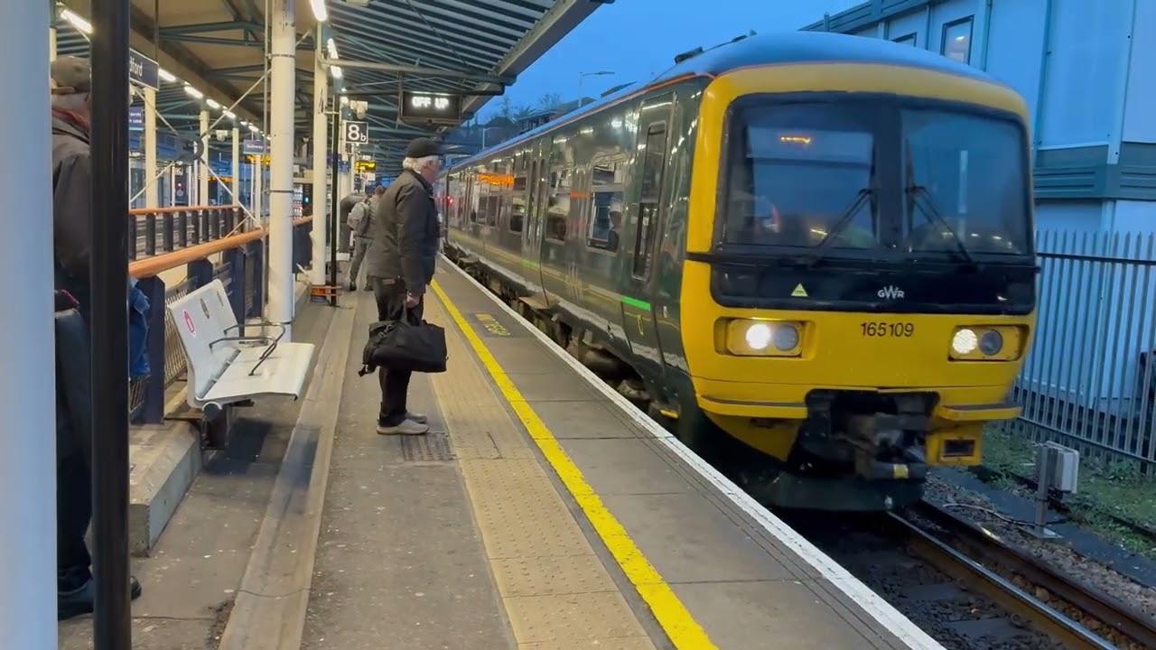 A Few Afternoon Trains at Guildford - December 2025