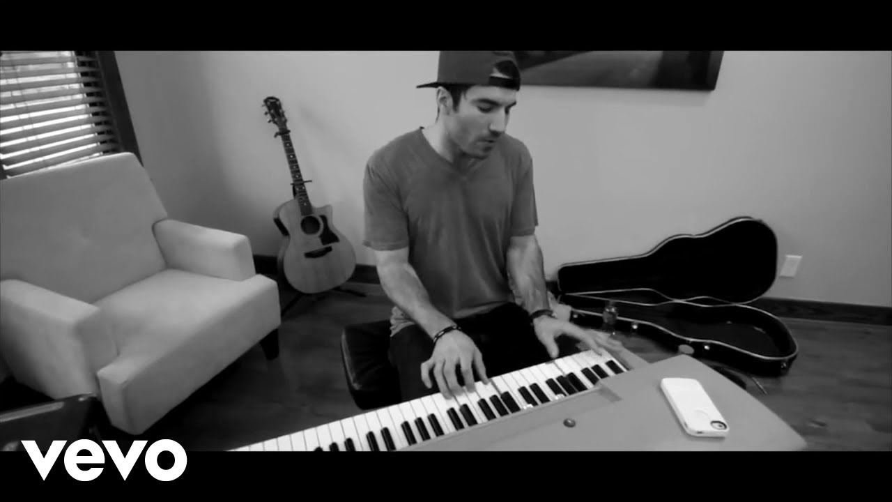 Sam Hunt - Make You Miss Me (Live Performance / Acoustic)