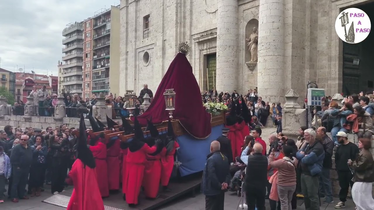 Procesión del Stmo Cristo de la Preciosísima Sangre y María Santísima de la Caridad en Valladolid.