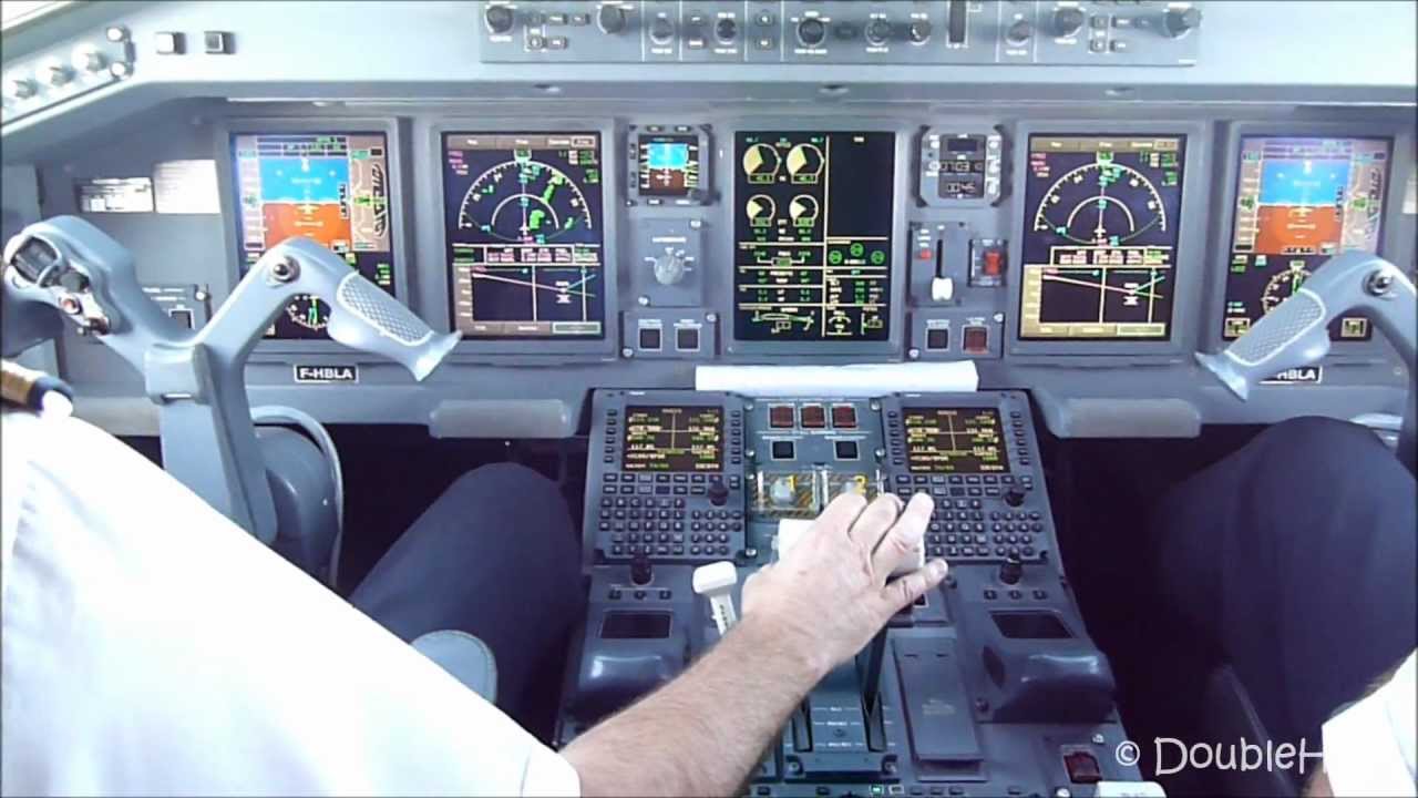 Cockpit view Approach & Landing Paris CDG airport Embraer 190 AirFrance Regional