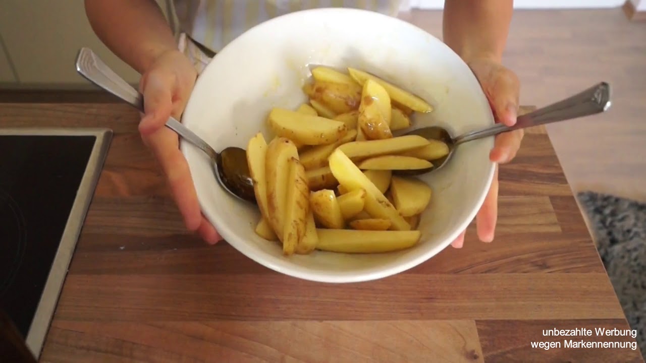 Wir machen Kartoffelspalten mit Kräuterquark