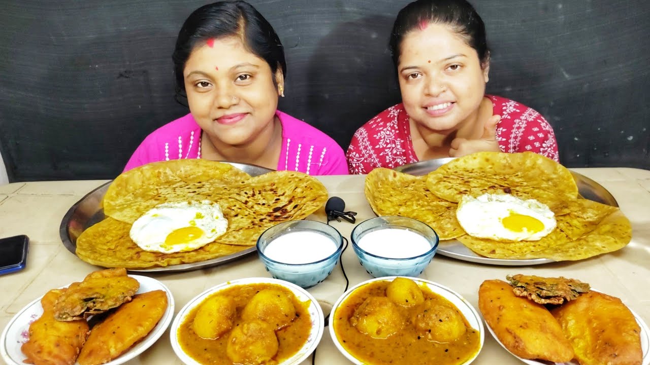 SPICY ALOOR PARATHA ALOOR DUM PAKORA DAHI EATING  CHALLENGE // food family & more