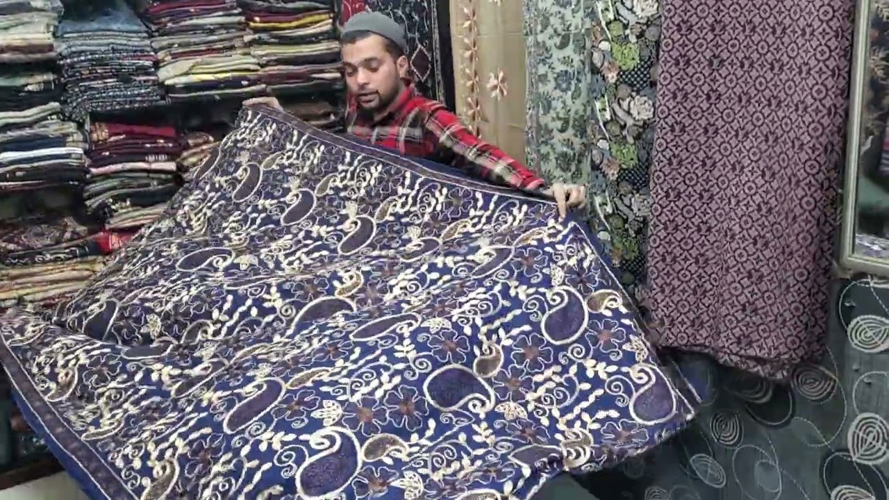 Ladies chadar jama masjid chitli qabar delhi 6 whole sale and retail .....