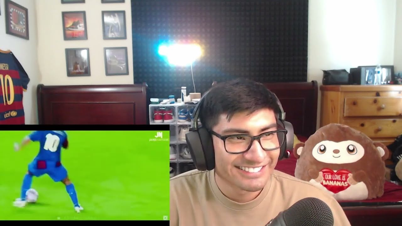 1ST TIME REACTING TO RONALDINHO EVER!!!