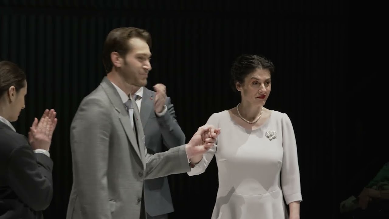 HAMLET, de William Shakespeare, regia Declan Donnellan