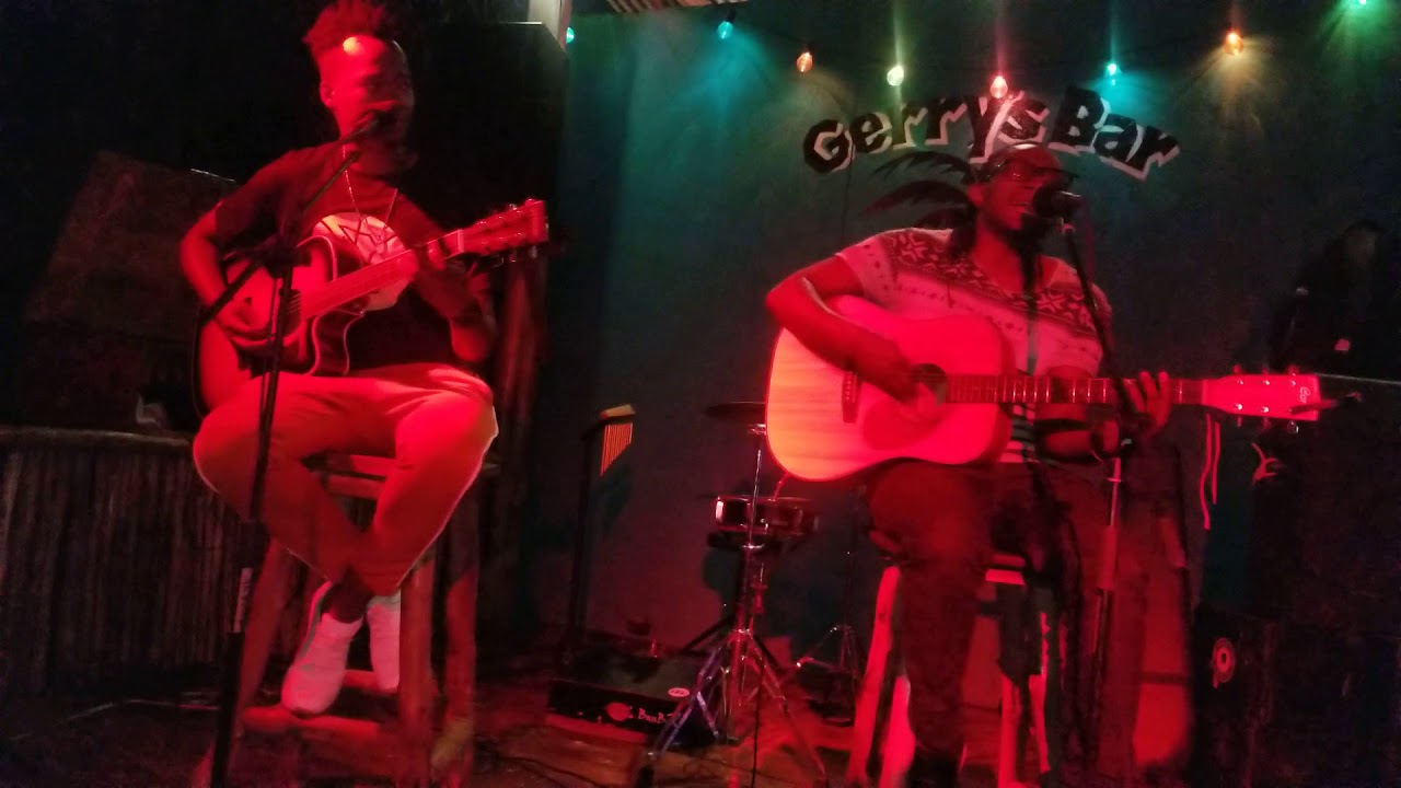 Malfred & Kenny Bado live unpluged