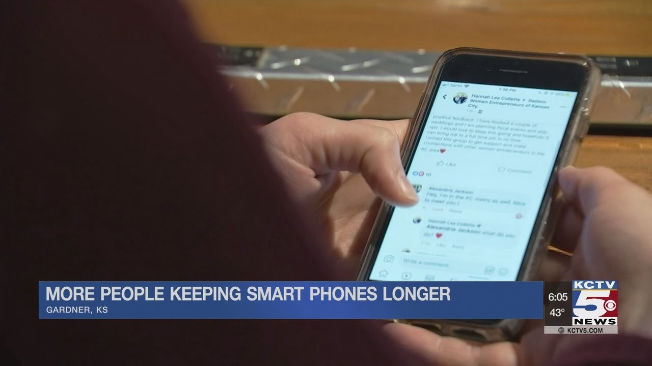 Upcoming flip phones merge old style with new tech