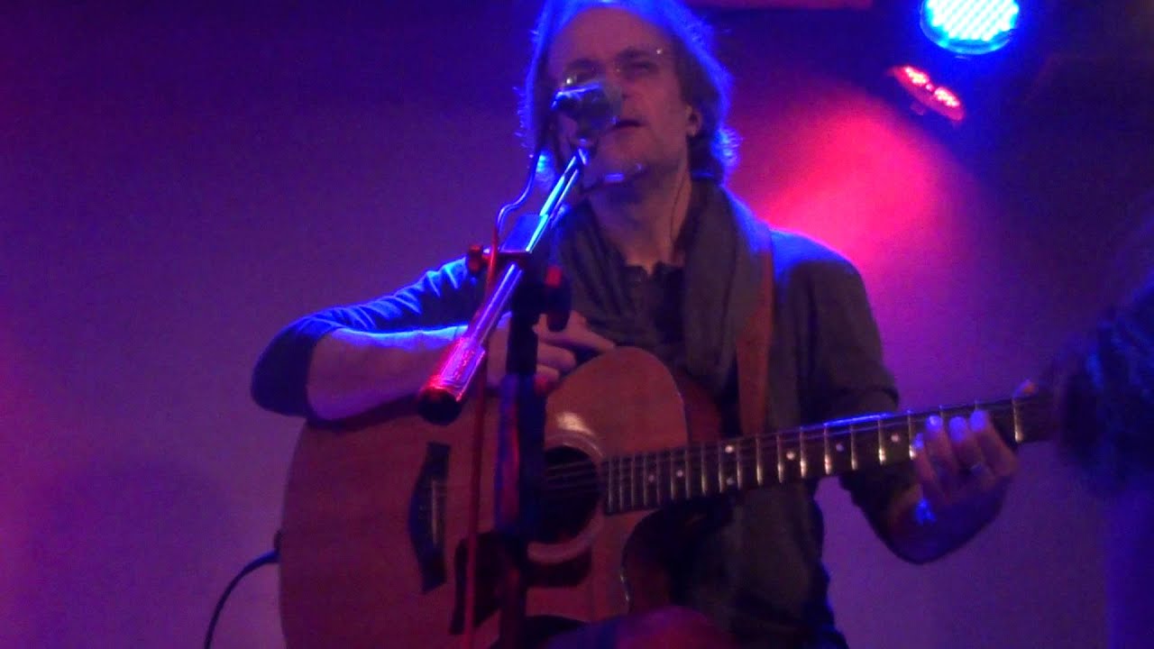 ΜΙΛΤΟΣ ΠΑΣΧΑΛΙΔΗΣ (Βοριάς φυσάει τα λόγια μου - Φύλλα αλκαλικά...) Enallax