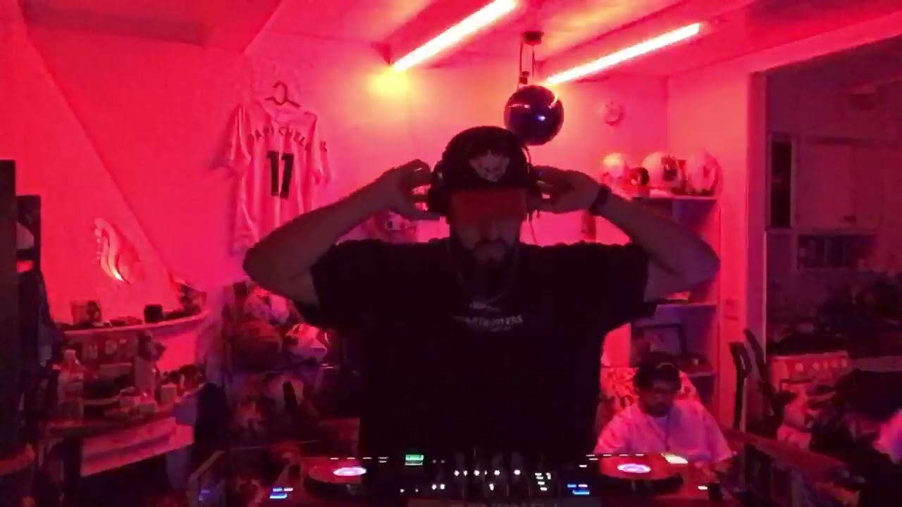PAPI RADIO - SEBAS ON THE DECKS