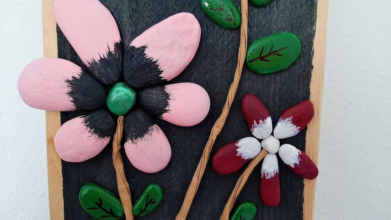 Manualidades de reciclaje -  Flores de piedras y otros