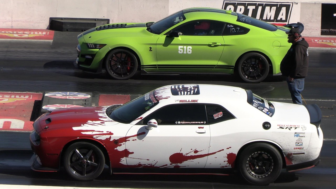 Challenger Hellcat против Shelby GT500