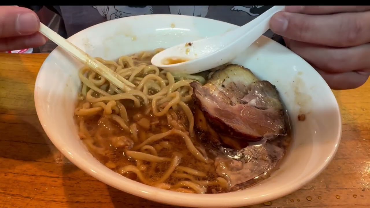 波だー‼️アブラのビックウェイブがくるぞー啜るぜ　　毎日ラーメンすするマン16啜り目