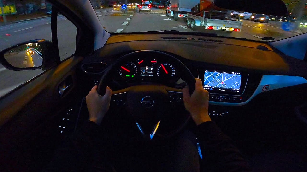 2021 Opel Crossland X 1.2T - pov night drive