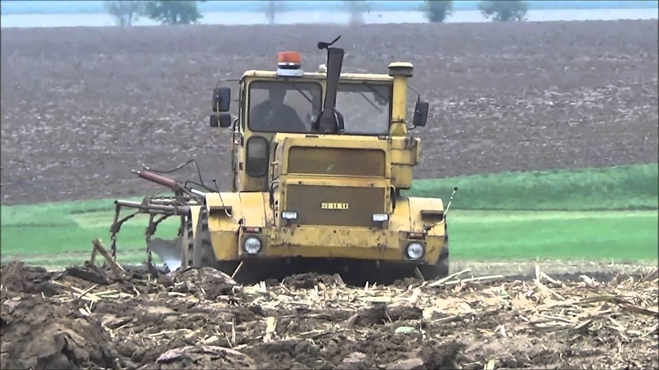 John Deere 8520,8310 a Kirovec K 700 v orbě