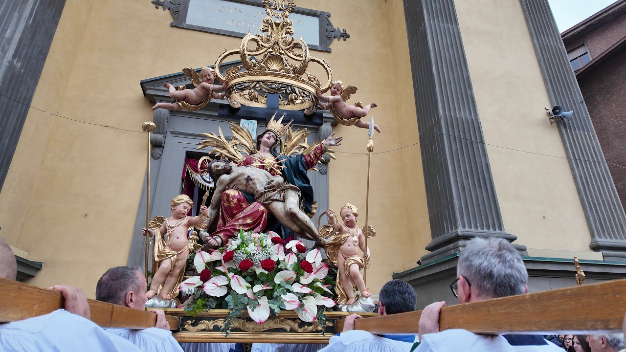Processione Madonna Addolorata a Leffe
