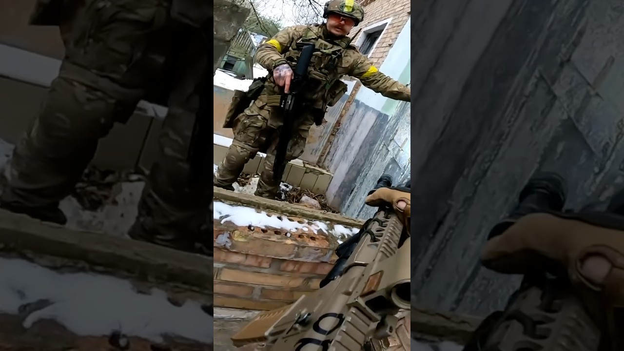 STORMING THE BUILDING MILSIM