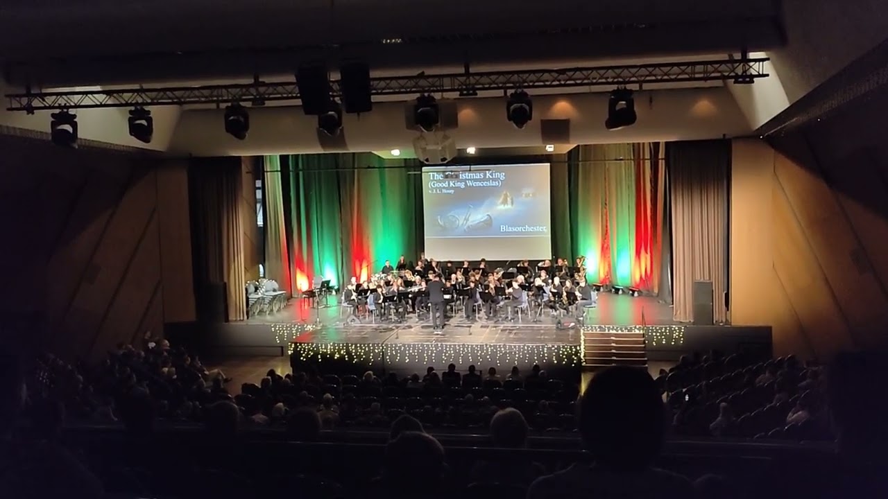 A powerful brass orchestra turns Christmas King into a royal holiday anthem 🎶✨