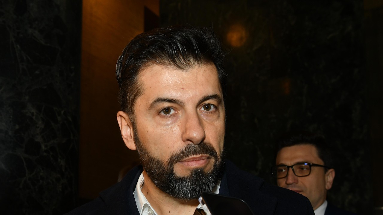 Кирил Петков: Може да променим системата само с хора, които нямат дела на трупчета