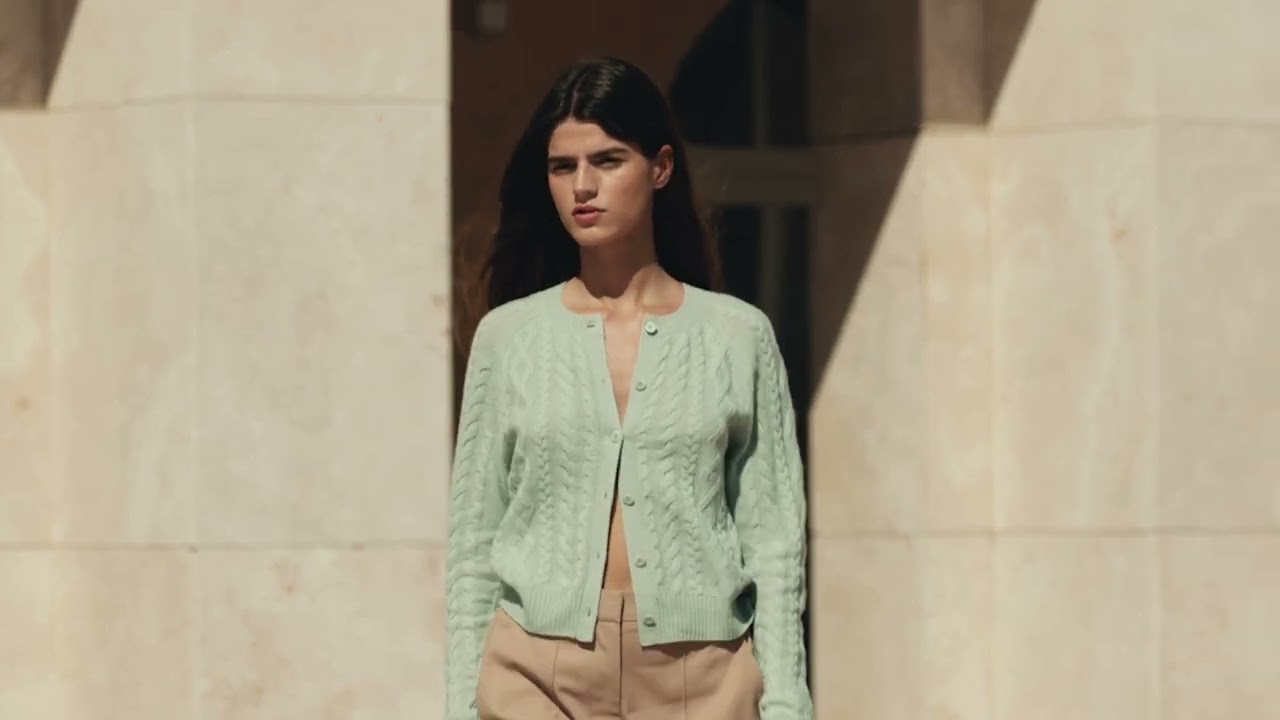 Patchwork knit, where every stitch reveals the beauty of true craftsmanship.