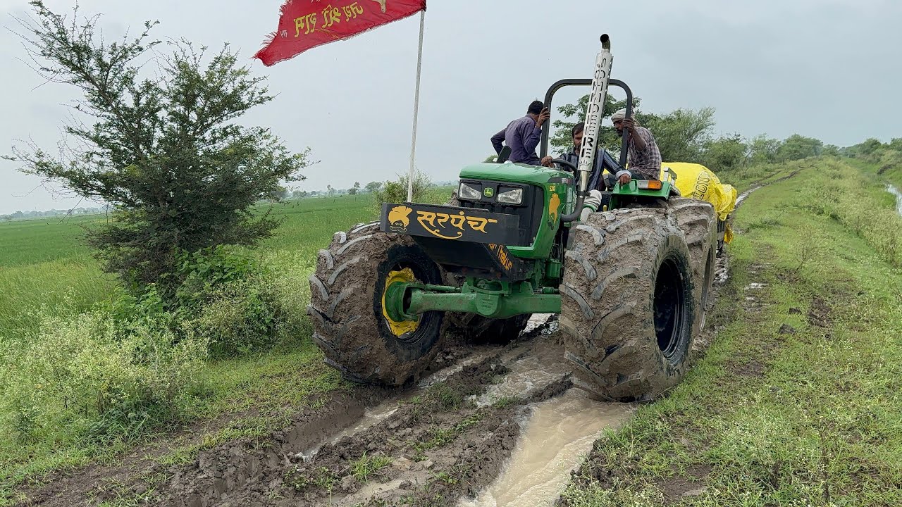 John Deere se khad lekar gaye