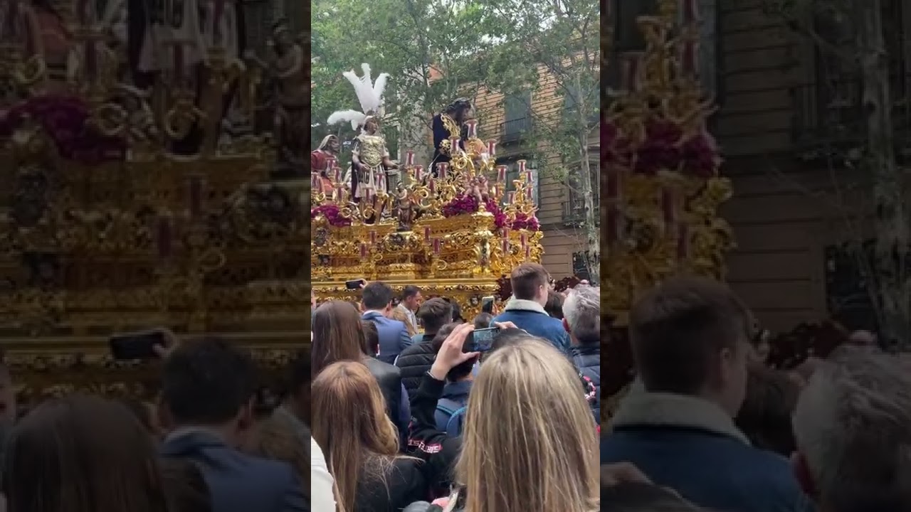 San Gonzalo en Reyes Católicos bajo la lluvia / Semana Santa Sevilla 2022