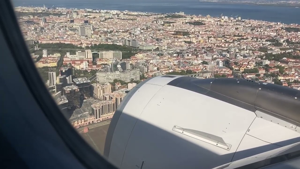 Airbus 321 NEO Takeoff, Flight and Landing - London to Lisbon Portugal