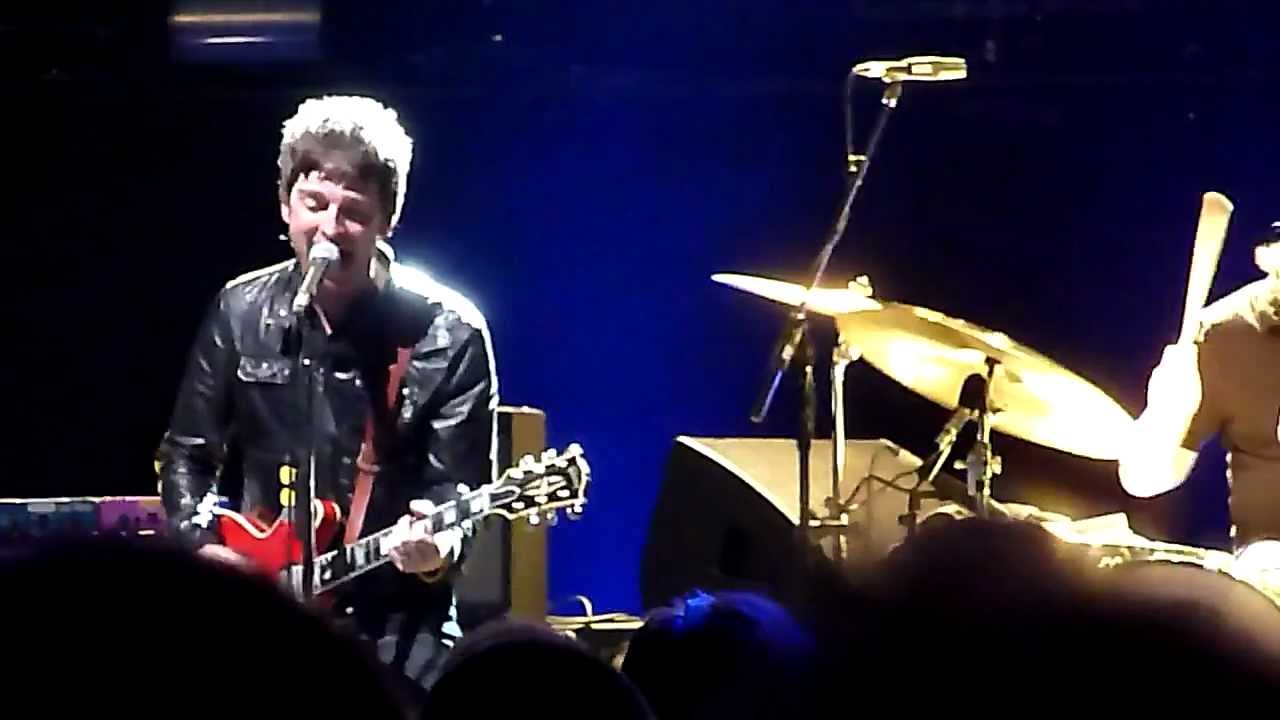 Noel Gallagher - A Simple Game of genius (live@TCT Royal Albert Hall 2013)