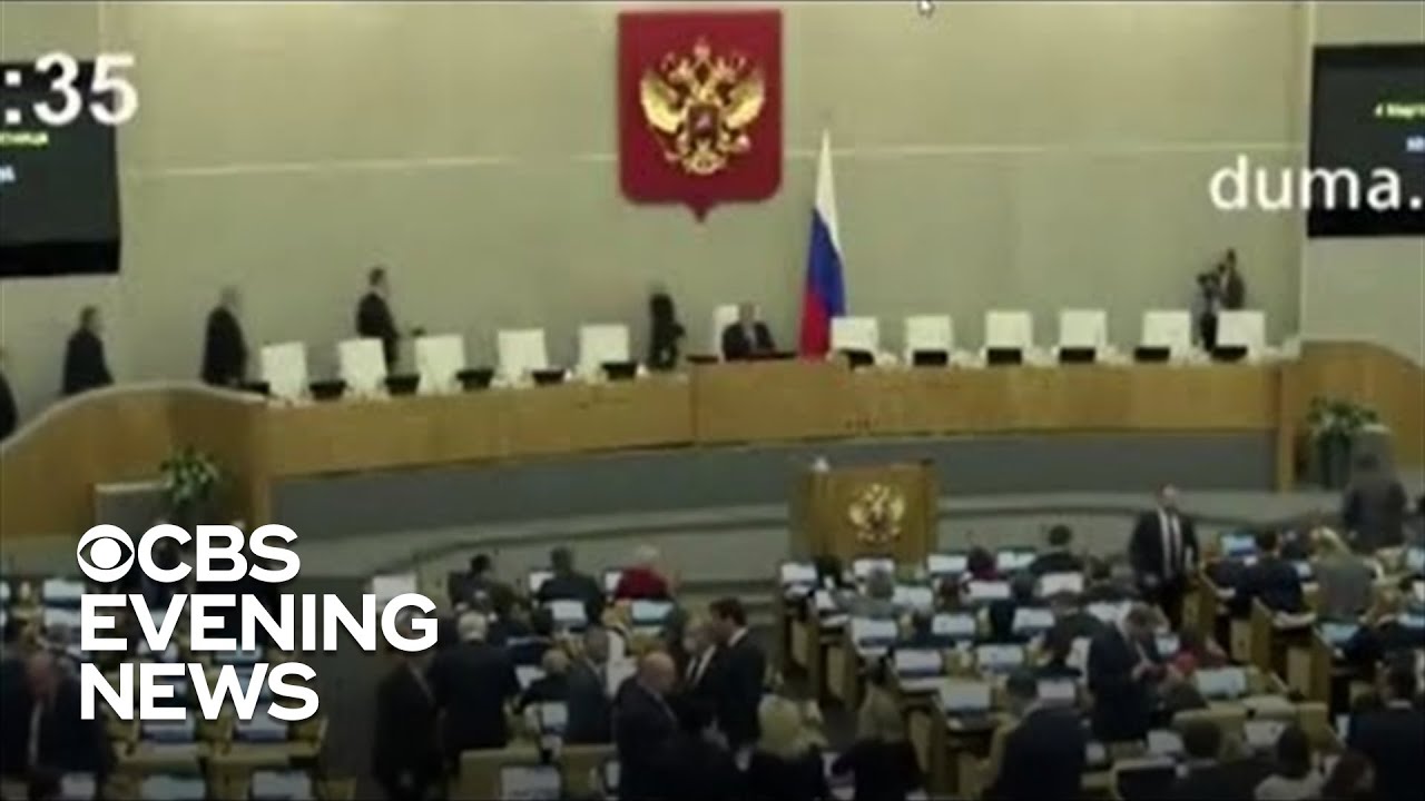 Russia cracks down on journalists and social media