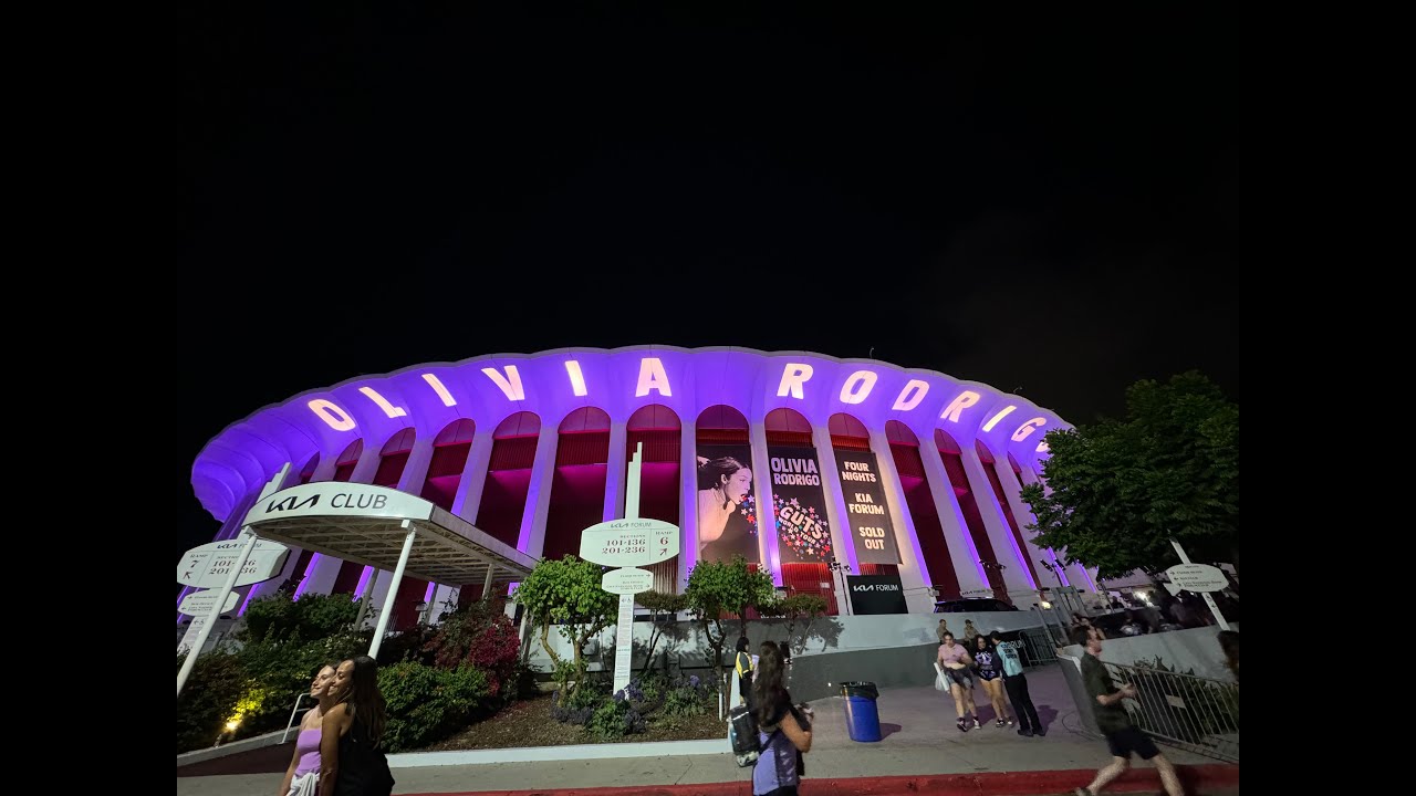 Olivia Rodrigo GUTS TOUR at KIA Forum Los Angeles 9/17