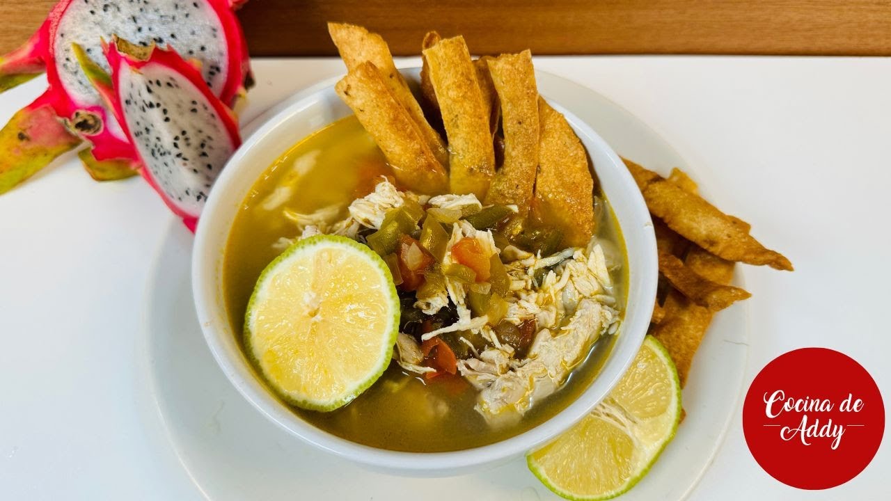 SOPA DE LIMA Y AGUA DE PITAHAYA.  El Sabor de Yucatán en tu mesa, baja en carbos. Comida o Cena