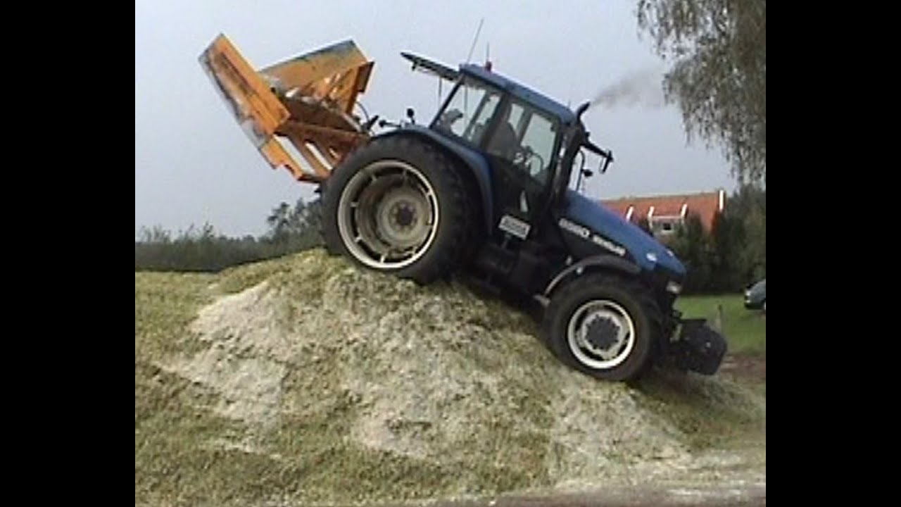 Ma&iuml;s 2006 Loonbedrijf Reimink met 2x Terberg 6x6,Ginaf 6x6,New Holland 8560 met kuilverdeler,Claas