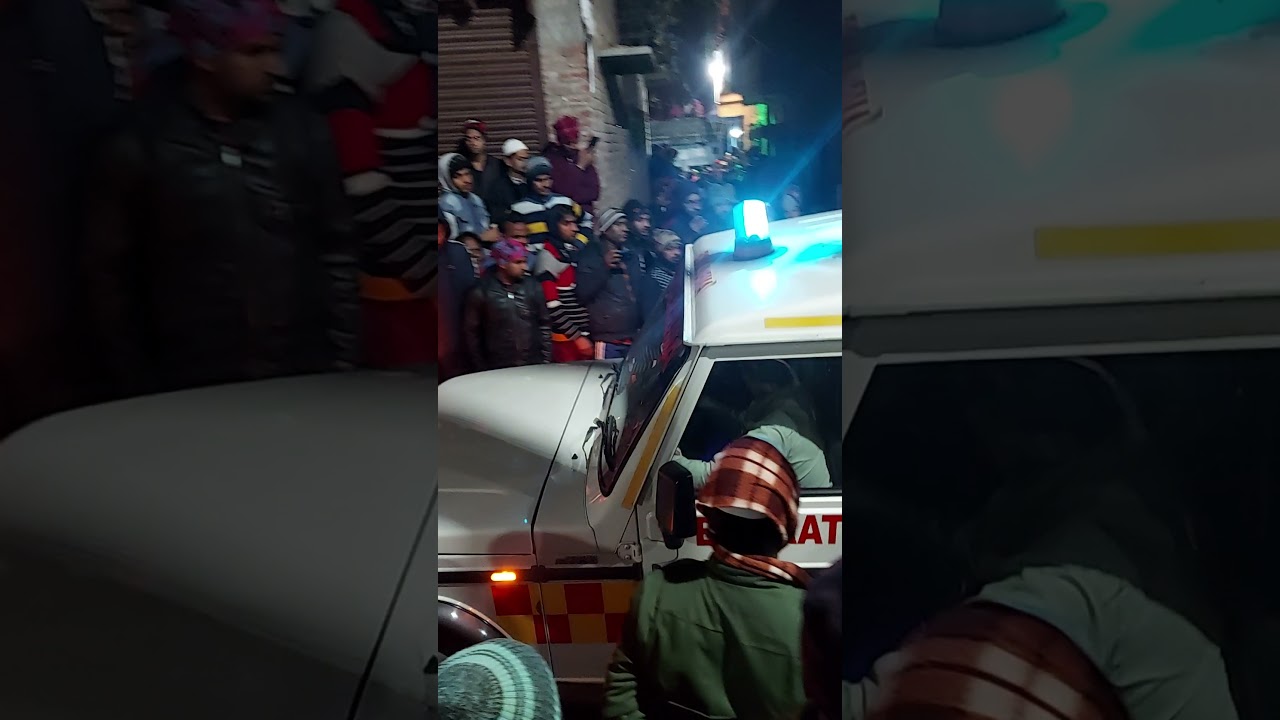 ambulance bringing dead body