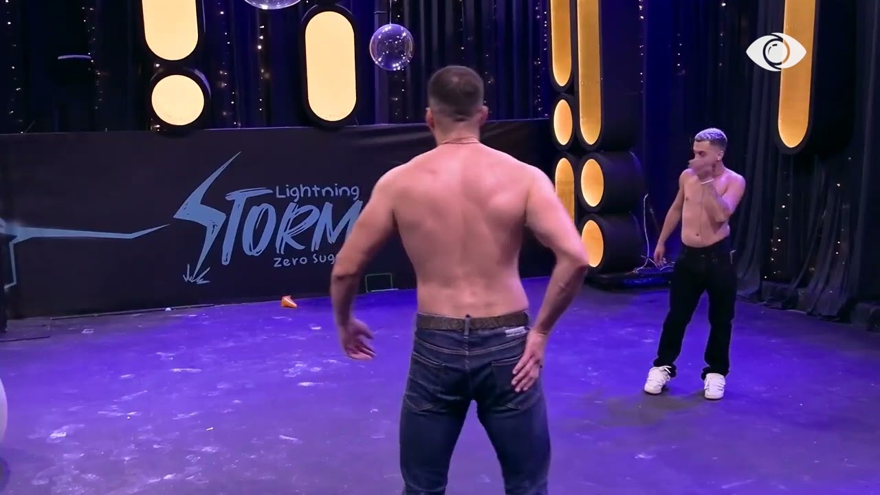 Gjesti, Laerti, Aldo dhe Jozi luajnë futboll në 