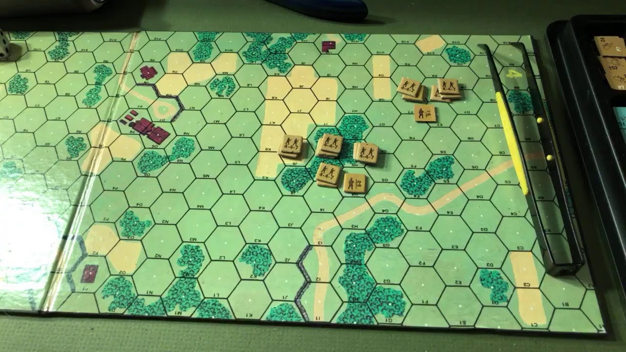 Old Dude and 1977 Squad Leader Live Play