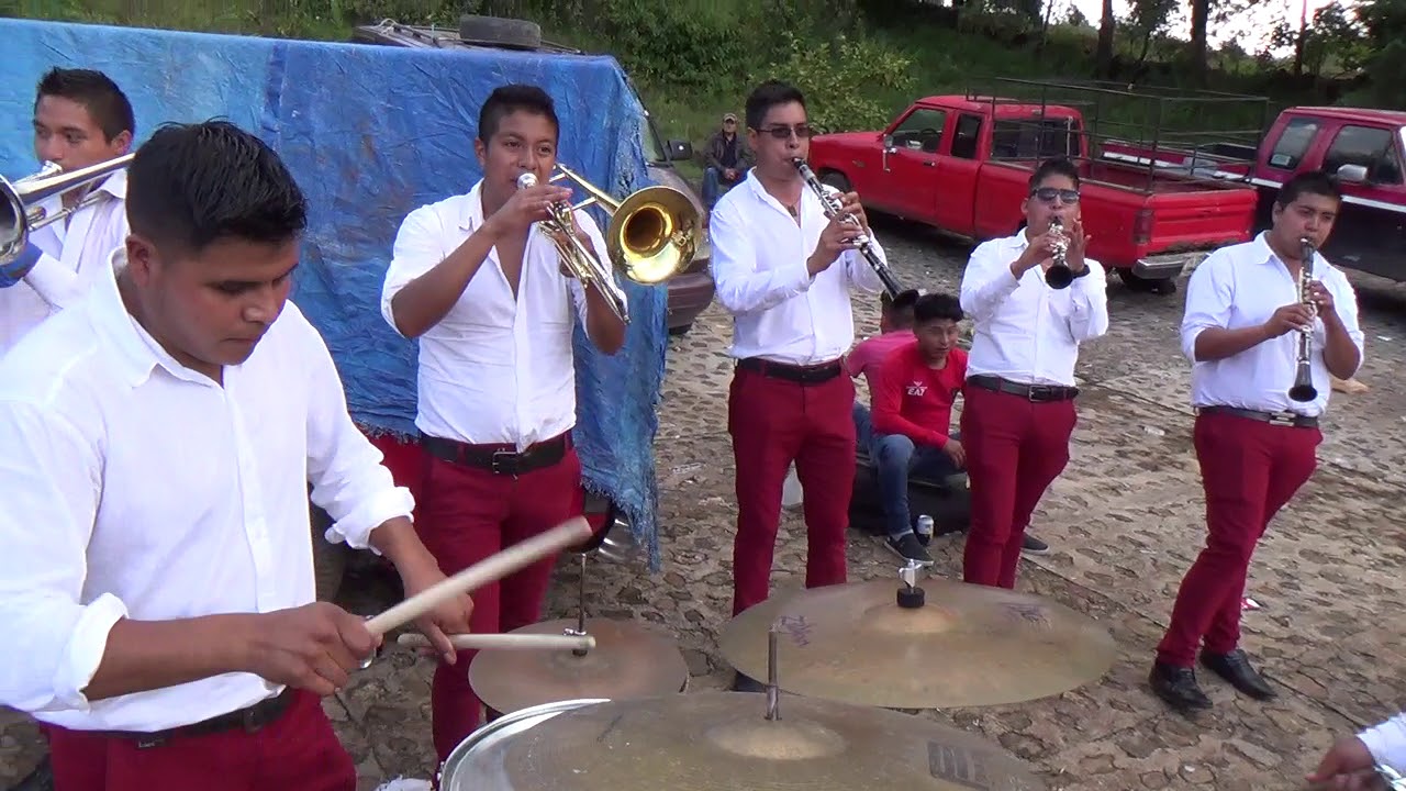 BANDA REVELACION DE SAN ANDRES TZIRONDARO A VIENTO Desde San Jeronimo Purenchecuaro 2017