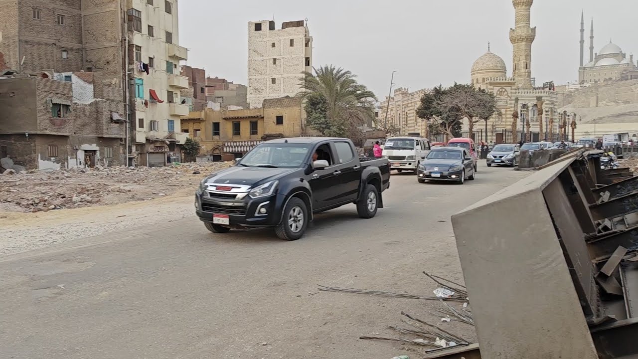 توسعة مداخل ميدان السيدة عائشة بعد ازالة عدد من العقارات