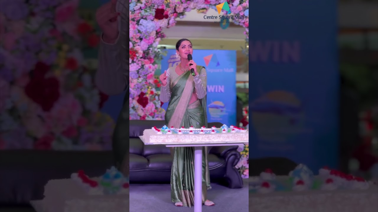 Unforgettable Moments: Mamta Mohandas Sings at Centre Square Mall Kochi's 10th Anniversary!