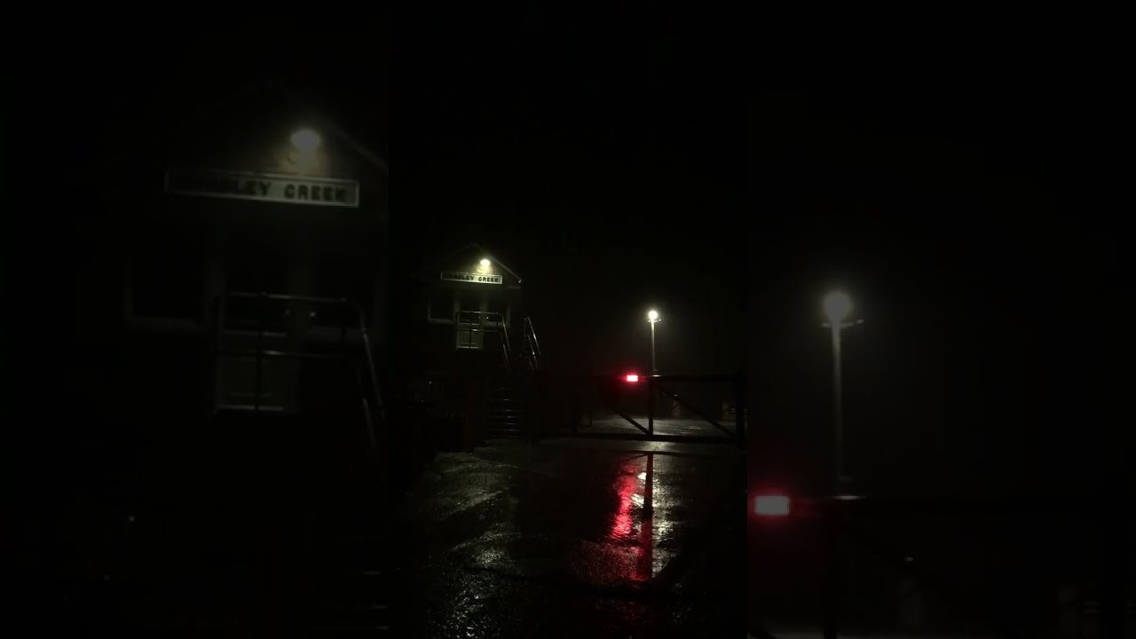 Andrews storm  - Ambient thunder & lightning and sounds of rain falling