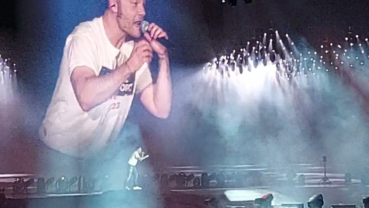Concerto Tiziano ferro Lignano sabbiadoro parte 19 rosso relativo